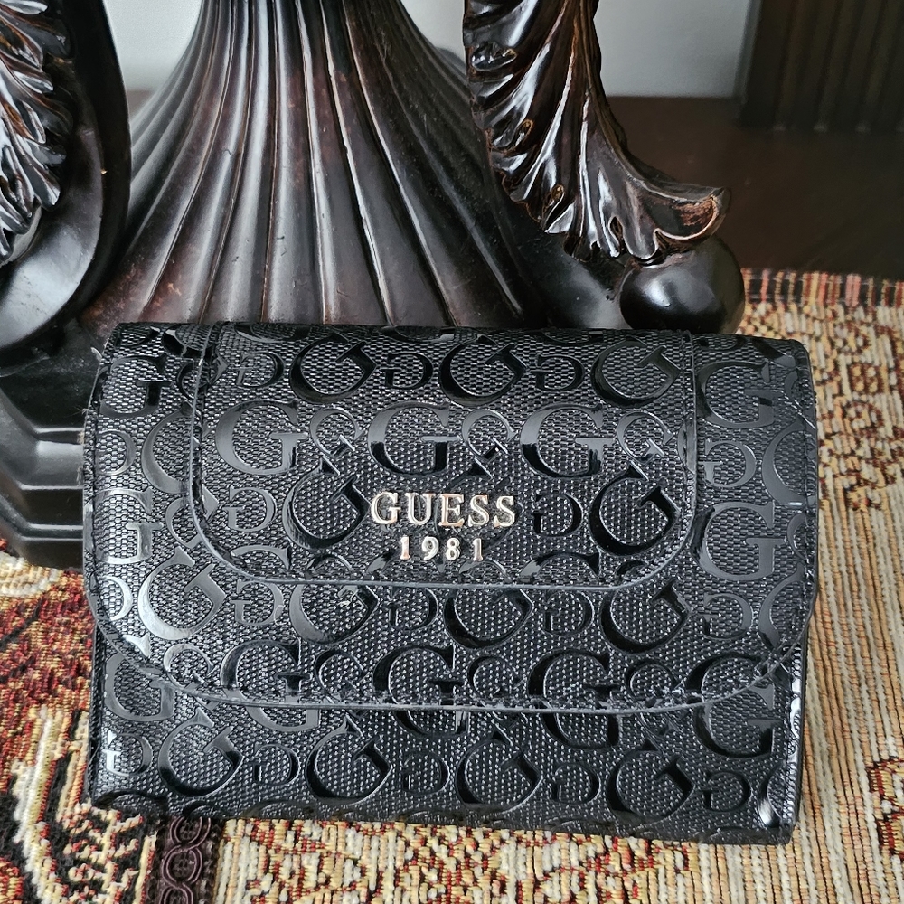Guess wallet